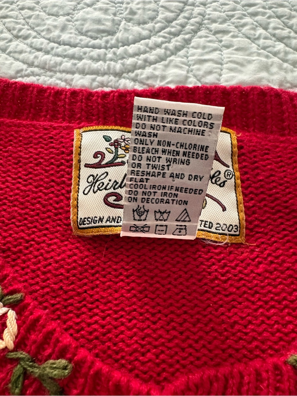 Vintage Heirloom Collectibles hand embroidered hearts cardigan. Size large. - Picture 8 of 11